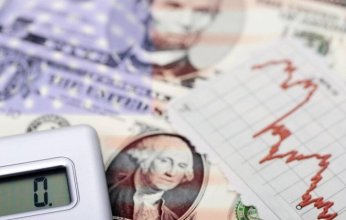 ليبيا تتحرك لإنقاذ الدينار من الانهيار وسط أزمة اقتصادية خانقة.. هل تنجح المحاولة؟