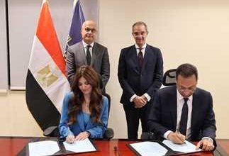 تعاون بين وزارة الاتصالات ومايكروسوفت بشأن تدريب 100 ألف شاب وموظف حكومى