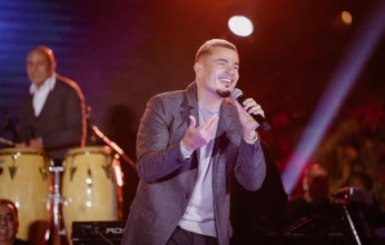 تفاصيل وموعد حفل عمرو دياب في الجامعة الأمريكية بالقاهرة