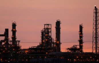 مصر.. لماذا انسحبت 3 شركات كبرى من التنقيب عن الغاز في البحر الأحمر؟