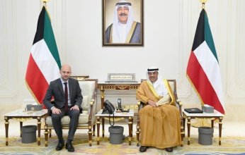 ولي العهد الكويتي يستقبل وزير أوروبا والشؤون الخارجية بجمهورية فرنسا بمناسبة زيارته للبلاد