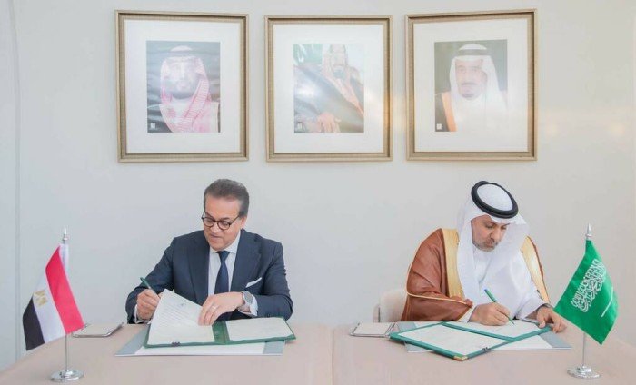 مصر والسعودية تعززان شراكتهما الصحية بتوقيع مذكرة تفاهم شاملة مصر والسعودية تعززان شراكتهما الصحية بتوقيع مذكرة تفاهم شاملة