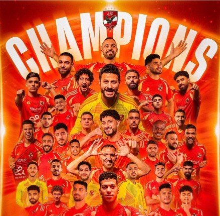 بسداسية نظيفة الأهلي يهزم فاركو ويتوج رسميا بالدوري المصري بسداسية نظيفة الأهلي يهزم فاركو ويتوج رسميا بالدوري المصري