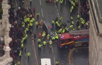 بالفيديو.. سائق يدهس مشجعي ليفربول خلال تتويجهم باللقب