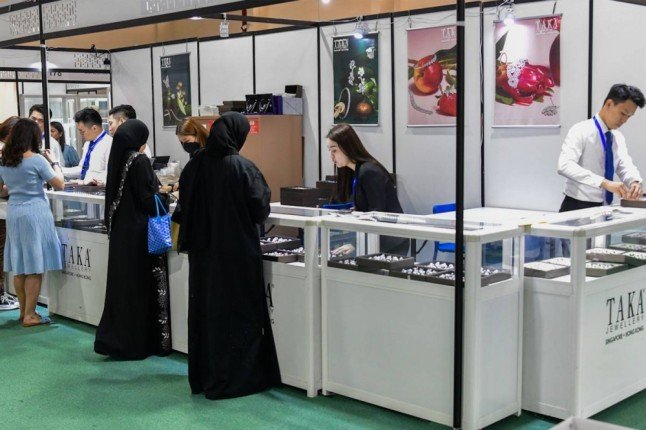 معرض "الذهب و المجوهرات الـ23" ينطلق 21 مايو الجاري بمشاركة 400 شركة محلية وعالمية معرض "الذهب و المجوهرات الـ23" ينطلق 21 مايو الجاري بمشاركة 400 شركة محلية وعالمية