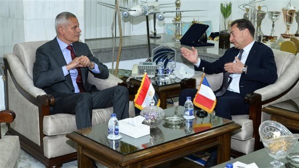 رئيس "مصر للطيران" يبحث تعزيز التعاون في مجال الطيران المدني مع فرنسا رئيس "مصر للطيران" يبحث تعزيز التعاون في مجال الطيران المدني مع فرنسا