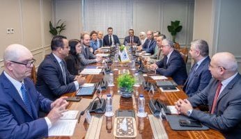 رئيس اقتصادية قناة السويس يجتمع بقيادات MAERSK العالمية