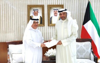 وزير الخارجية يتسلم رسالة خطية من نظيره البحريني تتصل بأواصر العلاقات بين البلدين