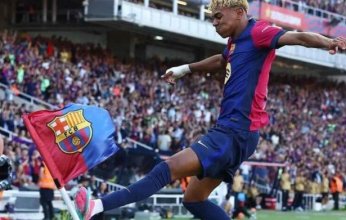 وكيل لامين جمال يحسم موقفه من الاستمرار مع برشلونة