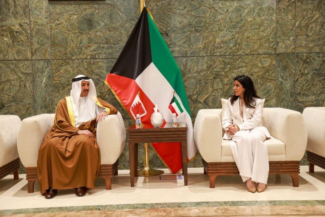 الكويت والبحرين تبحثان سبل تعزيز التعاون في مجالات النقل والاتصالات والتحول الرقمي الكويت والبحرين تبحثان سبل تعزيز التعاون في مجالات النقل والاتصالات والتحول الرقمي