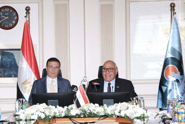 مصر.. توقيع عقد اتفاق لإنتاج السماد العضوي من المخلفات النباتية والحيوانية مصر.. توقيع عقد اتفاق لإنتاج السماد العضوي من المخلفات النباتية والحيوانية