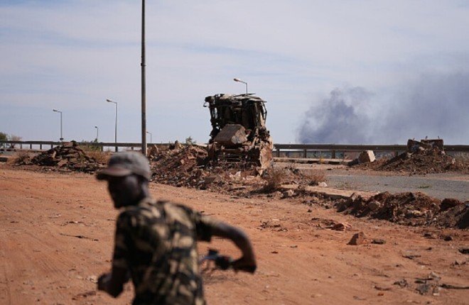 السودان.. استمرار نزيف الدم وتفاقم المأساة الإنسانية وسط تصاعد القتال وانهيار الخدمات السودان.. استمرار نزيف الدم وتفاقم المأساة الإنسانية وسط تصاعد القتال وانهيار الخدمات
