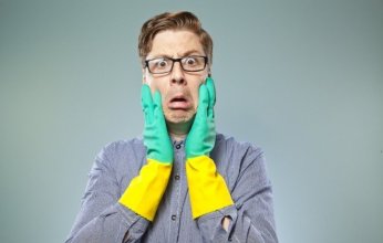 ليست الحمامات ولا سلال المهملات.. الأريكة هي أكثر أماكن المنزل تلوثاً!