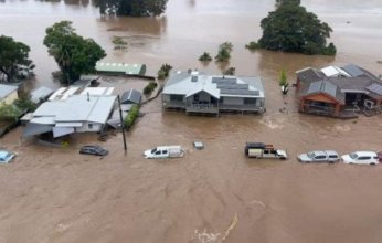 عاصفة مطرية تضرب جنوب شرق أستراليا.. سيول تجتاح بلدات ومواطنون يحتمون فوق الأسطح