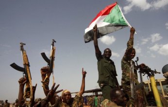 السودان.. تصعيد عسكري وأزمة إنسانية خانقة في دارفور.. والاتحاد الإفريقي يحذر من تداعيات كارثية