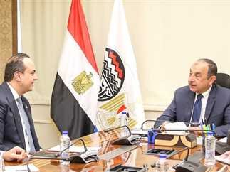مصر: وزير قطاع الأعمال يبحث مع رئيس الرعاية الصحية دعم الصناعة الوطنية والتنمية المستدامة مصر: وزير قطاع الأعمال يبحث مع رئيس الرعاية الصحية دعم الصناعة الوطنية والتنمية المستدامة