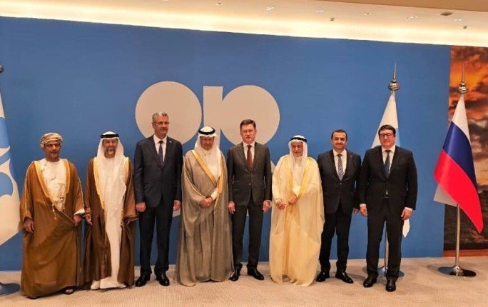 بمشاركة الكويت.. اجتماع لوزراء 8 دول من "أوبك+" لمناقشة خطة إنتاج النفط لشهر يوليو بمشاركة الكويت.. اجتماع لوزراء 8 دول من "أوبك+" لمناقشة خطة إنتاج النفط لشهر يوليو