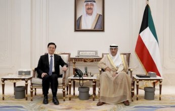 ولي عهد الكويت يستقبل رئيس منطقة هونغ كونغ الإدارية بمناسبة زيارته للبلاد