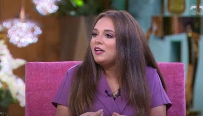 الفنانة رحمة أحمد تطلب مساعدة جمهورها لعلاج آثار حب الشباب بعد "80 باكو" الفنانة رحمة أحمد تطلب مساعدة جمهورها لعلاج آثار حب الشباب بعد "80 باكو"