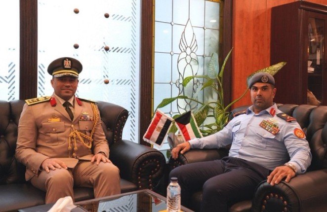 نائب رئيس الأركان العامة للجيش يبحث مع الملحق العسكري المصري موضوعات مشتركة نائب رئيس الأركان العامة للجيش يبحث مع الملحق العسكري المصري موضوعات مشتركة