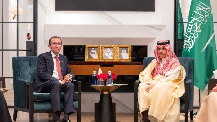 السعودية والنرويج تبحثان تعزيز العلاقات الثنائية بين البلدين السعودية والنرويج تبحثان تعزيز العلاقات الثنائية بين البلدين