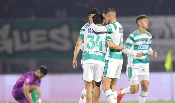 بث مباشر.. مشاهدة مباراة الرجاء واتحاد تواركة في الدوري المغربي بث مباشر.. مشاهدة مباراة الرجاء واتحاد تواركة في الدوري المغربي