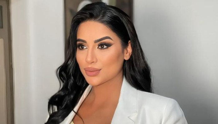 بلاغ رسمي من الفنانة جوري بكر ضد طليقها بعد مشادة داخل منزلها.. ما القصة؟ بلاغ رسمي من الفنانة جوري بكر ضد طليقها بعد مشادة داخل منزلها.. ما القصة؟