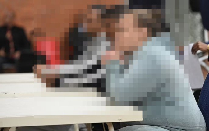 جريمة بشعة.. أم تبيع طفلتها ذات الـ 6 سنوات لدجال لاستخدامها في طقوس سحرية جريمة بشعة.. أم تبيع طفلتها ذات الـ 6 سنوات لدجال لاستخدامها في طقوس سحرية