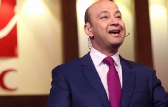 عمرو أديب يسخر من عذر الأهلي ويطالب الزمالك بهذا الأمر