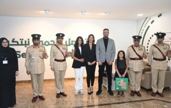 أمانة بلا حدود: طفلة مصرية تعثر على 17 ألف درهم وتسلمها لشرطة دبي