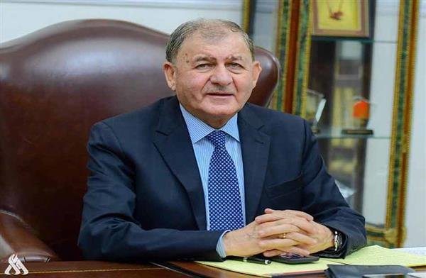 الرئيس العراقي: "قمة بغداد" تناقش قضايا مصيرية وستخرج بقرارات تدعم السلام والاستقرار الرئيس العراقي: "قمة بغداد" تناقش قضايا مصيرية وستخرج بقرارات تدعم السلام والاستقرار
