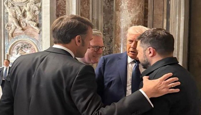 ترامب يفاجئ الأوروبيين: بوتين غير مستعد لإنهاء الحرب في أوكرانيا.. ماذا يحدث بعيدًا عن الأنظار؟ ترامب يفاجئ الأوروبيين: بوتين غير مستعد لإنهاء الحرب في أوكرانيا.. ماذا يحدث بعيدًا عن الأنظار؟