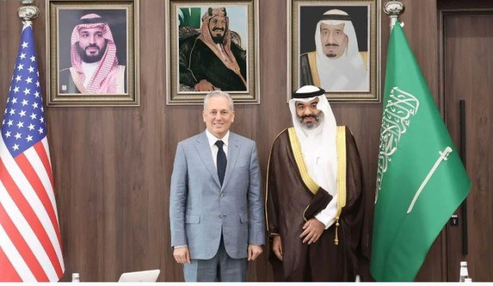 السعودية وأمريكا تبحثان تعزيز الشراكة الإستراتيجية في مجالات الذكاء الاصطناعي السعودية وأمريكا تبحثان تعزيز الشراكة الإستراتيجية في مجالات الذكاء الاصطناعي
