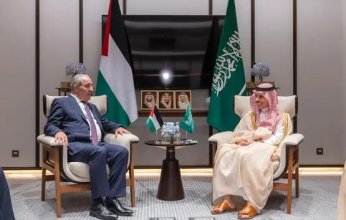 وزير الخارجية السعودي يبحث مع نائب الرئيس الفلسطيني تطورات الأوضاع في فلسطين