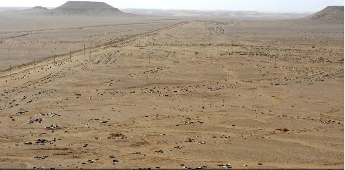 مأساة جديدة في الصحراء الليبية.. وفاة 11 مهاجرًا سودانيًا في حادث مروع بالكُفرة مأساة جديدة في الصحراء الليبية.. وفاة 11 مهاجرًا سودانيًا في حادث مروع بالكُفرة