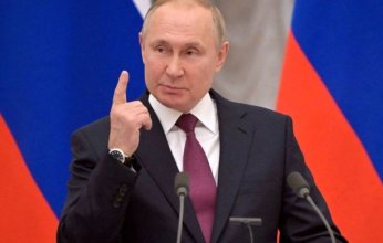 بوتين لترامب: أوكرانيا لم تحترم وقف إطلاق النار أثناء الاحتفال بعيد النصر