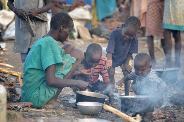 أطباء السودان: وفاة 13 شخصا بالجوع بمعسكر "قاقا" للاجئين السودانيين بتشاد أطباء السودان: وفاة 13 شخصا بالجوع بمعسكر "قاقا" للاجئين السودانيين بتشاد