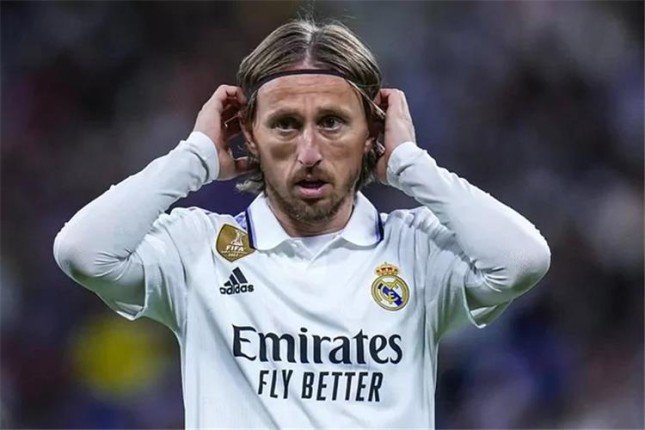 رسمياً.. ريال مدريد يعلن رحيل لاعبه الكرواتي مودريتش هذا الصيف رسمياً.. ريال مدريد يعلن رحيل لاعبه الكرواتي مودريتش هذا الصيف