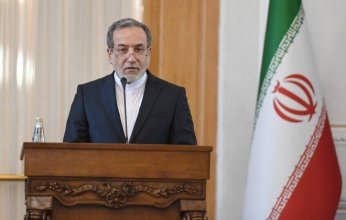 وزير خارجية إيران يكشف أسباب تأجيل الجولة الرابعة من المحادثات مع أمريكا.. ماذا قال؟