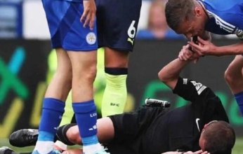 موقف غريب.. مهاجم ليستر يطلق صافرة الحكم لإيقاف المباراة تعرف على التفاصيل
