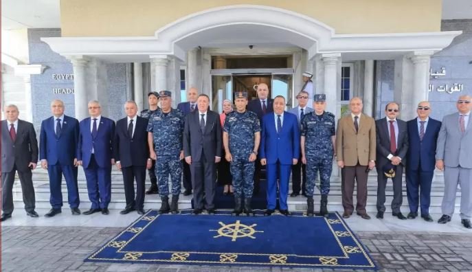 مصر.. القوات البحرية تستقبل وفداً من أعضاء المحكمة الدستورية العليا مصر.. القوات البحرية تستقبل وفداً من أعضاء المحكمة الدستورية العليا