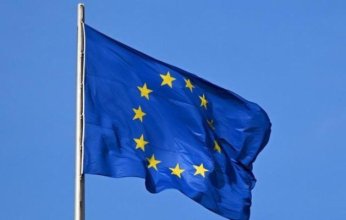 ترامب يضغط وأوروبا تتحرك.. بروكسل تستنفر الشركات لجمع بيانات الاستثمار في أمريكا