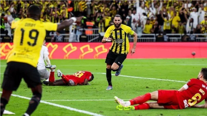 إنجاز غير مسبوق لـ بنزيما مع اتحاد جدة بعد حصد كأس الملك سلمان إنجاز غير مسبوق لـ بنزيما مع اتحاد جدة بعد حصد كأس الملك سلمان