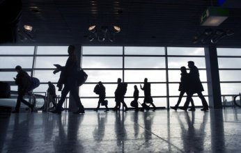 قبل الانطلاق في رحلتك.. نصائح طبية "ذهبية" لحماية صحتك أثناء السفر