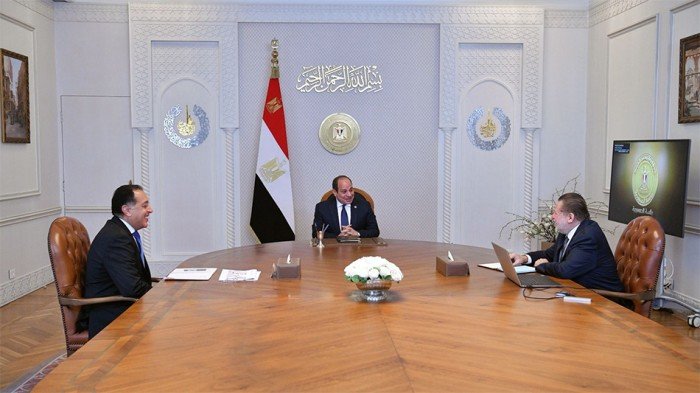 الرئيس المصري يطلع علي مؤشرات الاقتصاد وجهود الحكومة لتعزيز أداء القطاع المصرفي الرئيس المصري يطلع علي مؤشرات الاقتصاد وجهود الحكومة لتعزيز أداء القطاع المصرفي