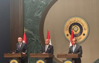 وزير الخارجية المصري: حريصون على تدشين مرحلة جديدة من التعاون مع العراق والأردن