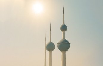 طقس الكويت المتوقع اليوم السبت.. شديد الحرارة نهاراً حار ليلاً