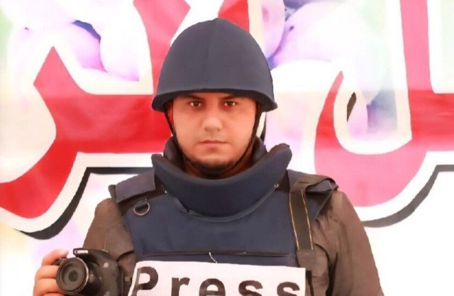 استشهاد صحفي فلسطيني وعدد من أفراد عائلته في قصف الاحتلال شمال قطاع غزة استشهاد صحفي فلسطيني وعدد من أفراد عائلته في قصف الاحتلال شمال قطاع غزة