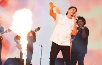 الهضبة عمرو دياب يُشعل حفل الكويت ويُعلن موعد طرح ألبومه الجديد في عيد الأضحى