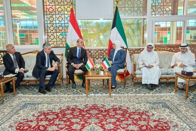الكويت.. وزيرة المالية تبحث مع نائب رئيس الوزراء ووزير المالية في طاجيكستان تعزيز العلاقات الاقتصادية الكويت.. وزيرة المالية تبحث مع نائب رئيس الوزراء ووزير المالية في طاجيكستان تعزيز العلاقات الاقتصادية